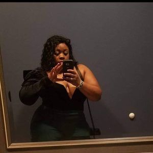 Meet your Posher, Dominique